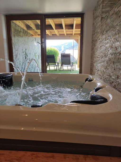 Papillon 6 A14 Personnes - Jacuzzi Ferienhaus Gérardmer